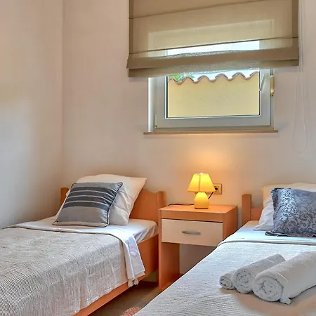 Apartamento Teuta_commodious At The